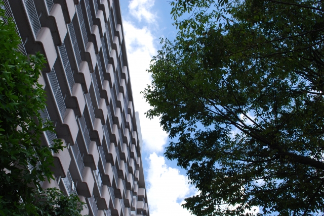 築古マンションや旧耐震基準の物件でも不動産担保ローンは組める？ノンバンクの評価基準とは